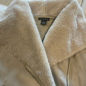 Chelsea & Theodore Sweater/Jacket Size XL Color Beige. Like New condition